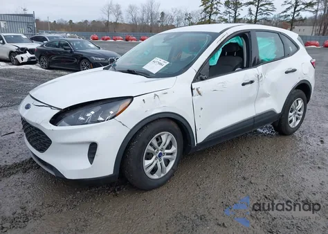 2022 Ford Escape S z USA, uszkodzony, nr VIN 1FMCU0F65NUB58018